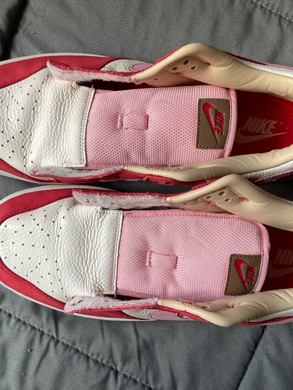 NIKES - Picture 4 of 5